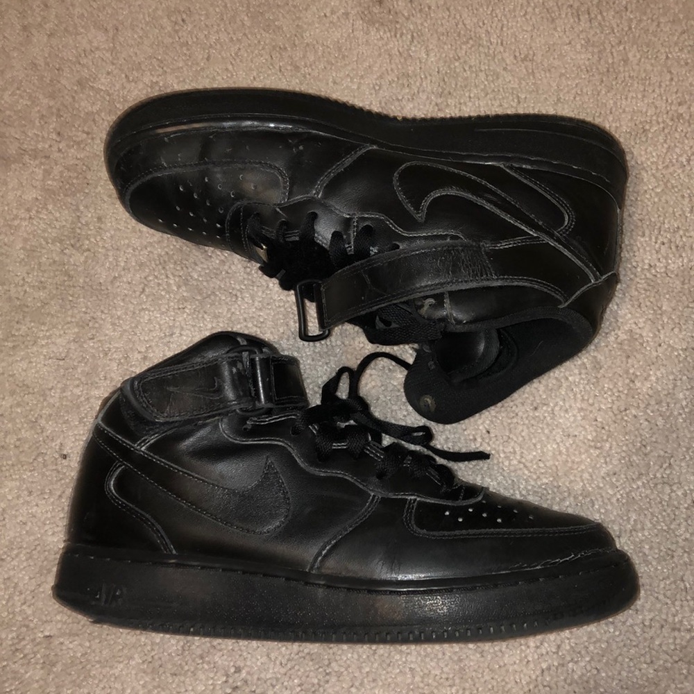 Air Force 1 mid ‘07 triple black